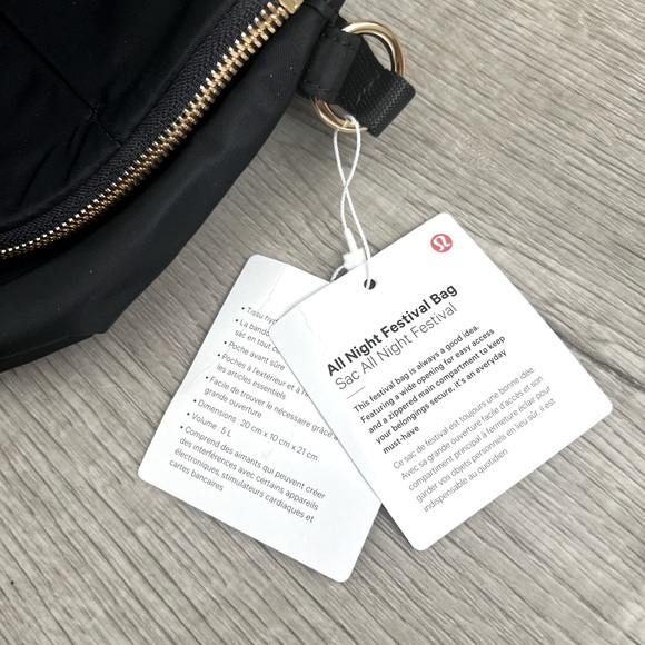 Lululemon - All Night Festival Bag 5L (The larger one) - Black/Gold - NEW! - Picture 5 of 9